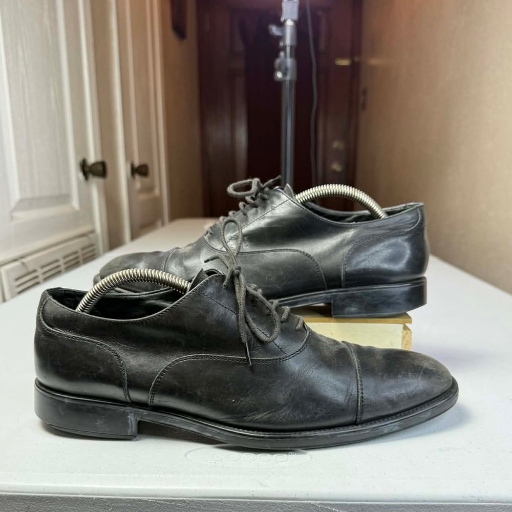Tod's Black Leather Cap-Toe Oxfords